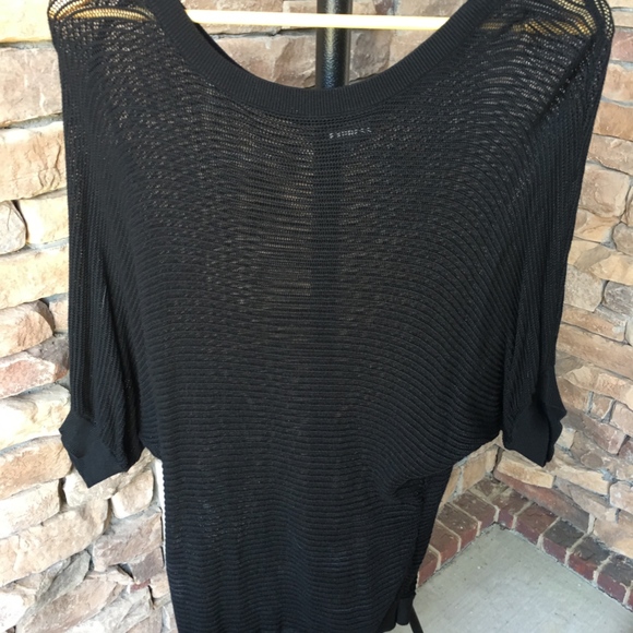 Set Domain Blk Sweater w/ Red & Black Sequin Cami - Picture 4 of 8